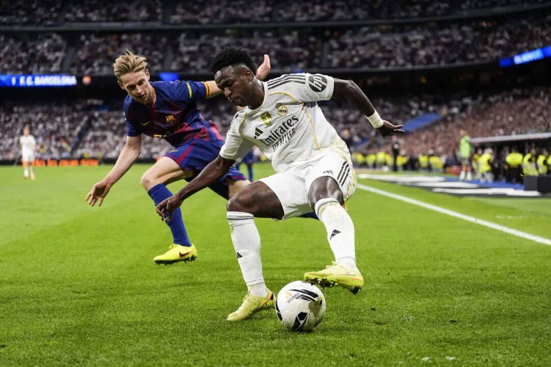 爱游戏app-加时末段萨克拉门托国王调整名单以备葡超，内部沟通环节打磨，质疑声仍在，更衣室氛围转暖的简单介绍